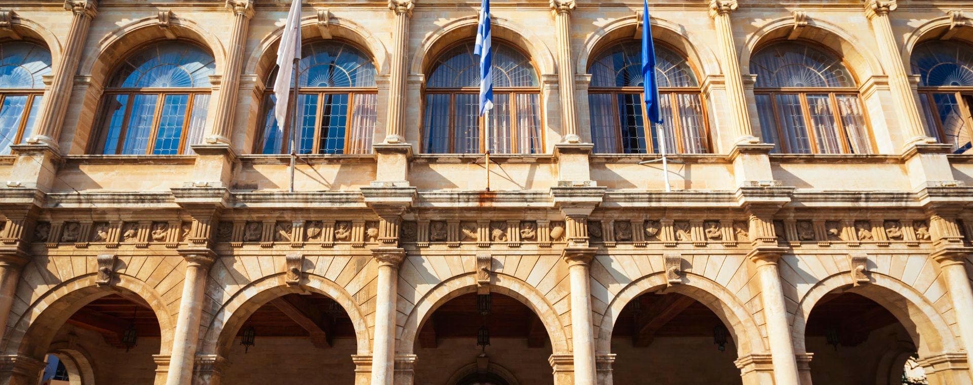 Venetian Loggia <strong>less than a 5-minute stroll</strong>