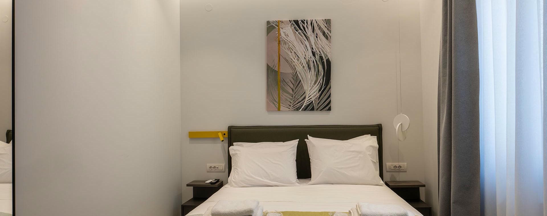 Deluxe One Bedroom Apartment With Harbor View