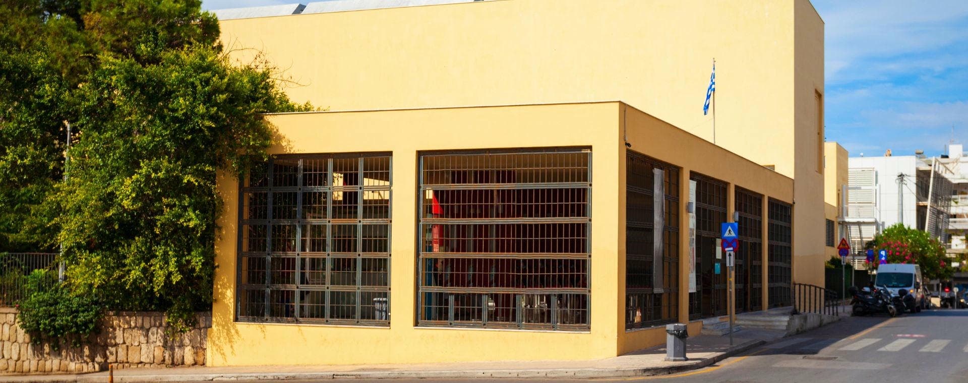 Archaeological Museum of Heraklion <strong>less than a 5-minute stroll</strong>